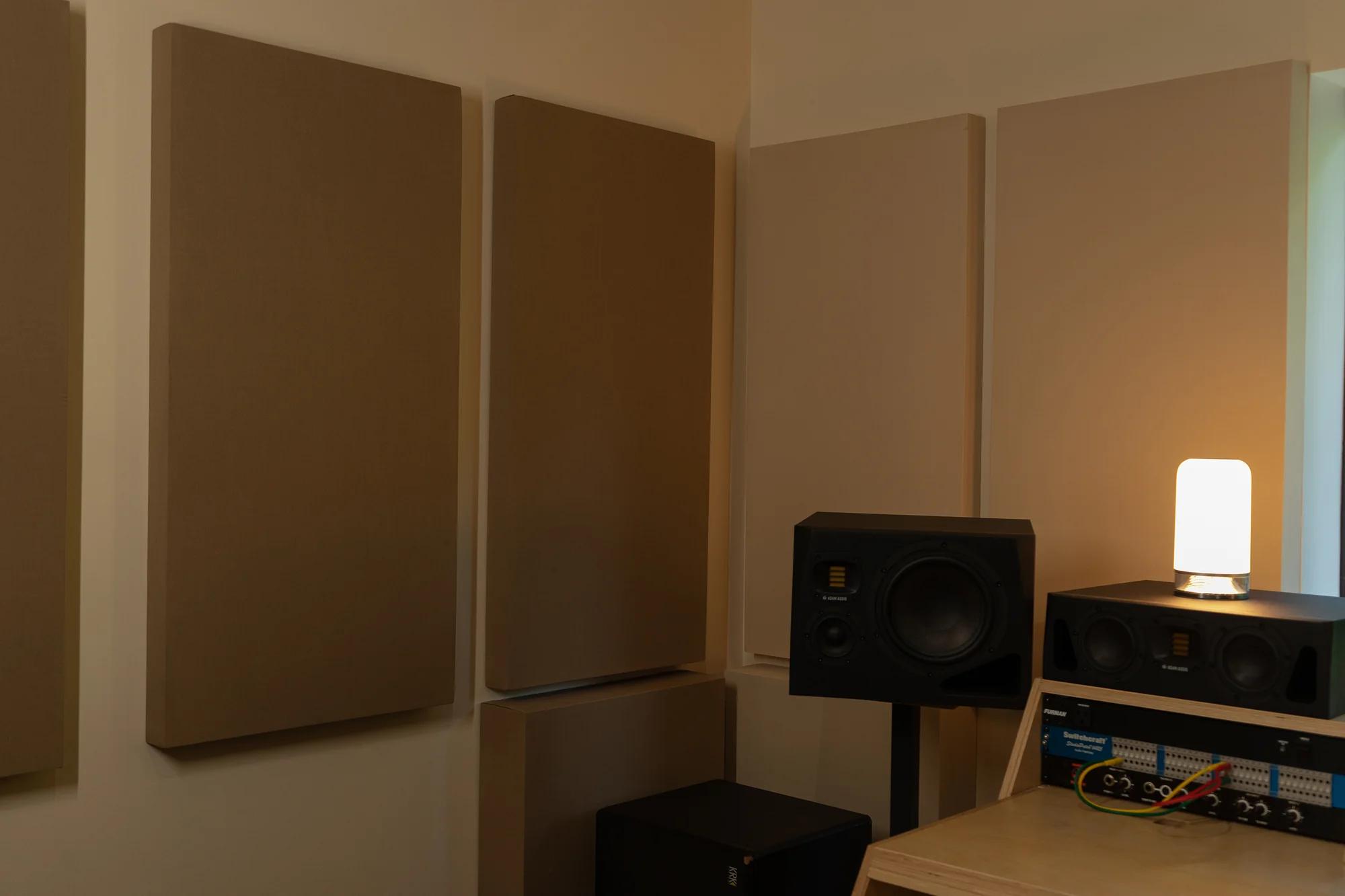 Corner bass trapping and wall panels