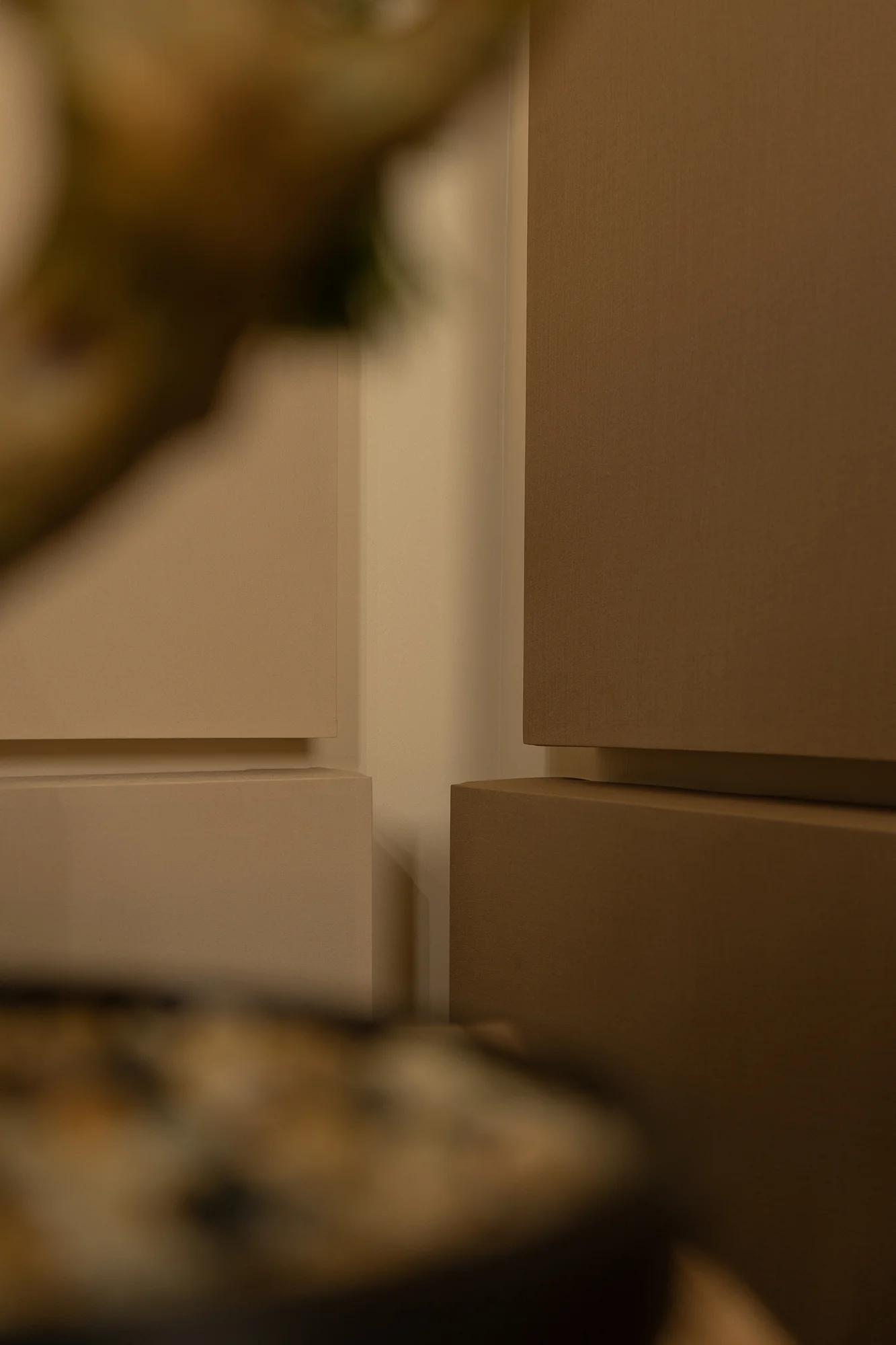 Stacked wall panel detail