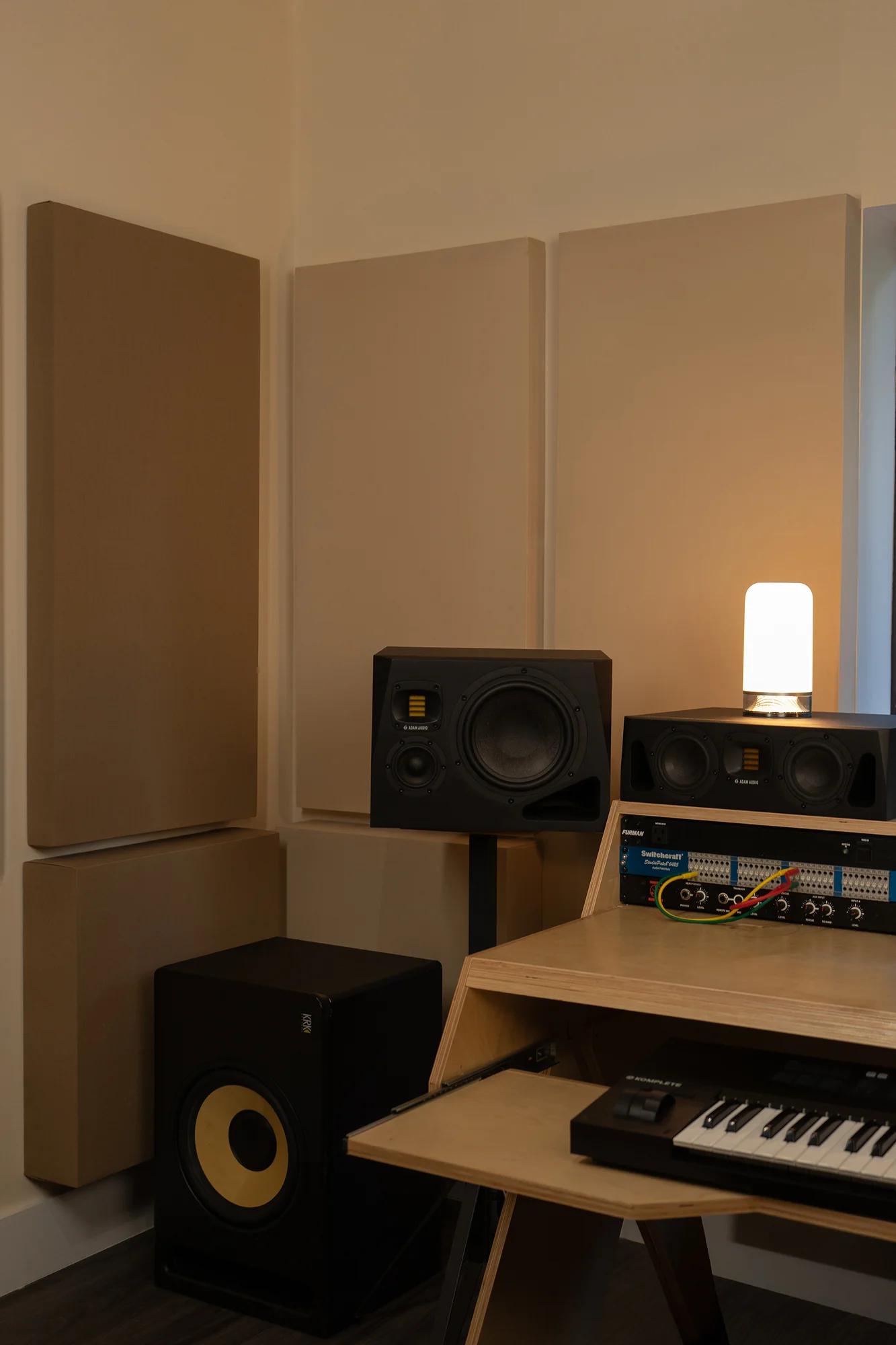 Monitor, subwoofer and corner treatment